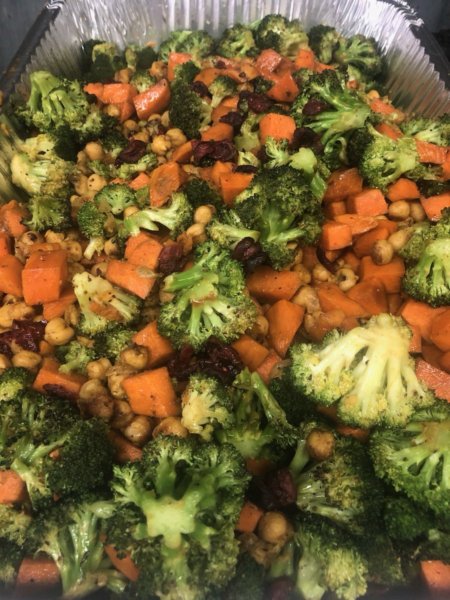 whatsyurfortune's tweet image. We cater!  Go here ——-&amp;gt; ezcater.com/catering/good-…  
Enter promo code “catering25” and get $25 off your first $100. #welegit