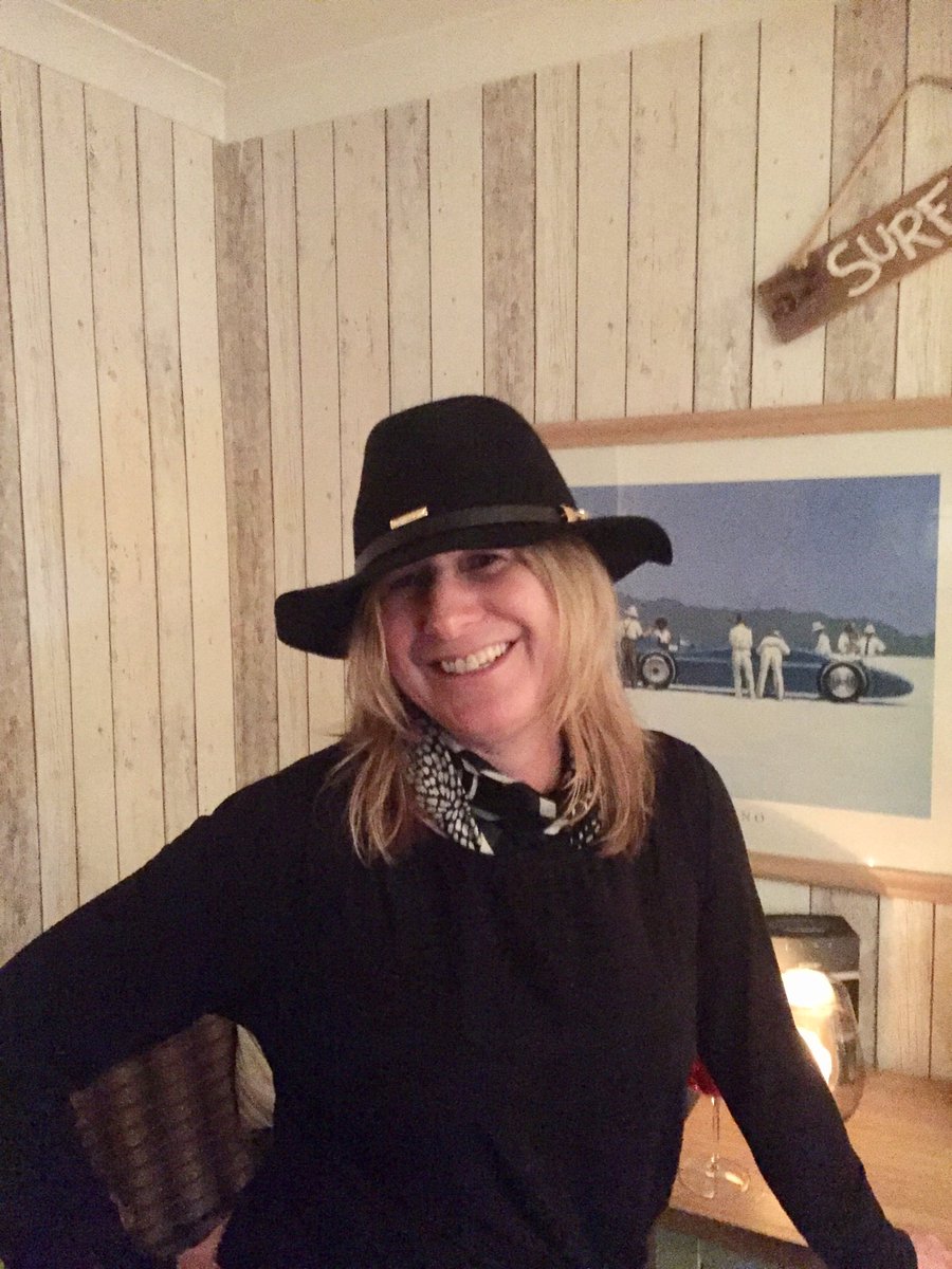 JoeMerchCrew's tweet photo. @joemcelderry91 Aunty Mard rocking and loving the Luxe Fedora 👌👌👌 https://t.co/s6Opxe9aCm