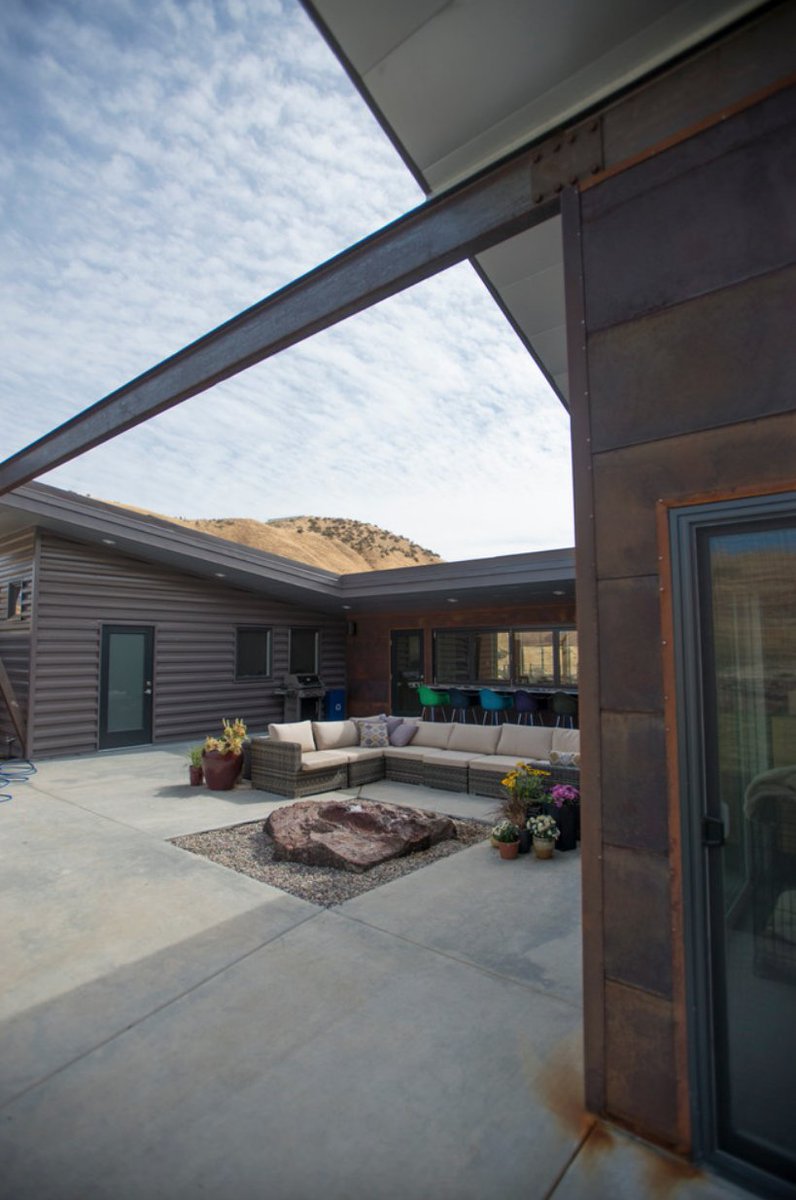 plantribe's tweet photo. We're ending the week with this #Modern #Contemporary #dreamhome on @plantribe !!
🏠 #BoiseModernHome
📐 #GravitasDesign
https://t.co/zTAGD2AozO … … https://t.co/dvtp7eRzzd