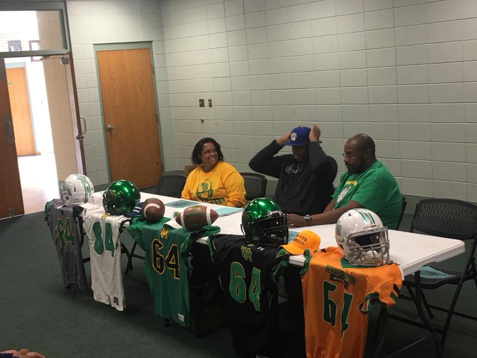 KPLC7Sports's tweet photo. Congrats to Washington-Marion's DaQuan Dantley for signing his LOI with Southern.

#SWLApreps

Photo Credit: @FLHarrison3 https://t.co/yaDt6dI7sF