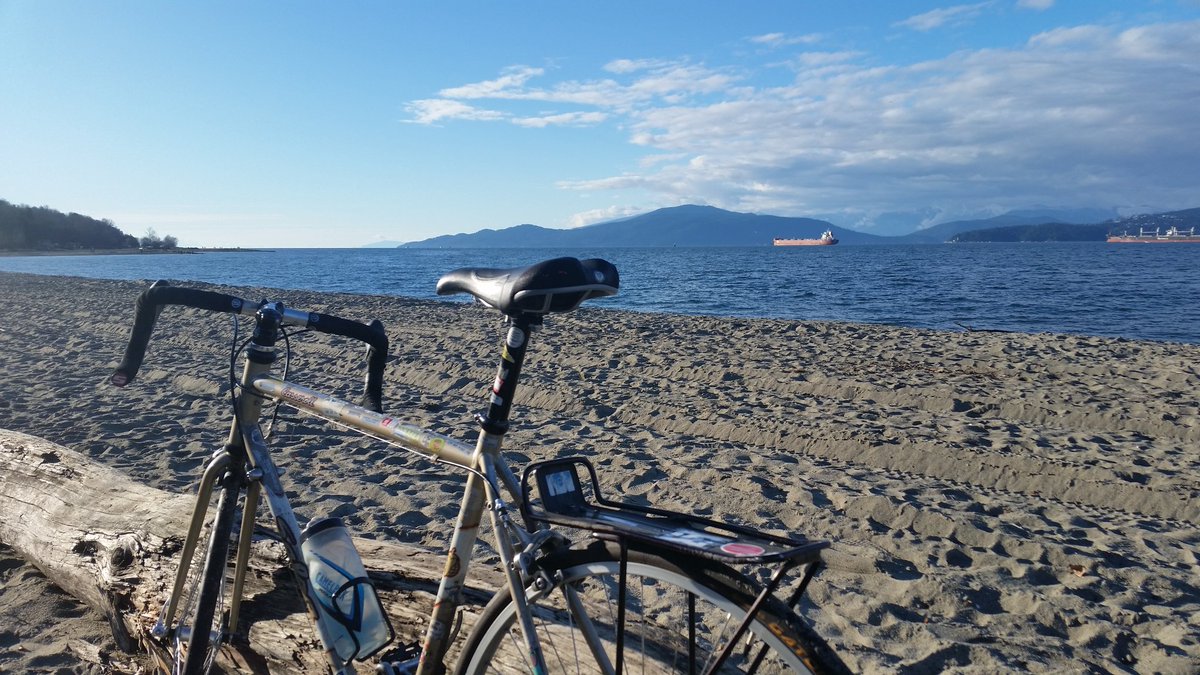 MTNsszz's tweet photo. @matsoR Next time you are in #Vancouver...#beaches #cycling #BikeDream #theleftcoast https://t.co/LFPcypPUyP