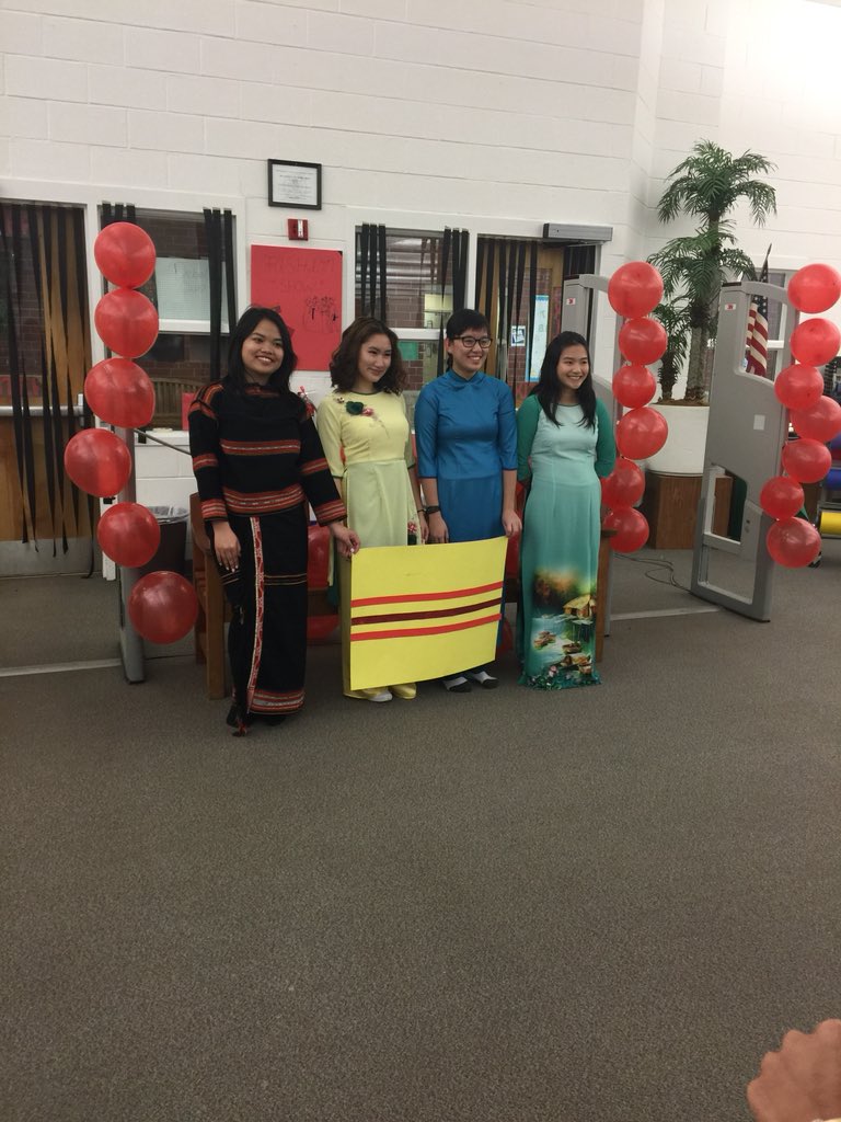 BHSIntNatClub's tweet image. Burma, Vietnam, India, China representing in the BHS Fashion Show