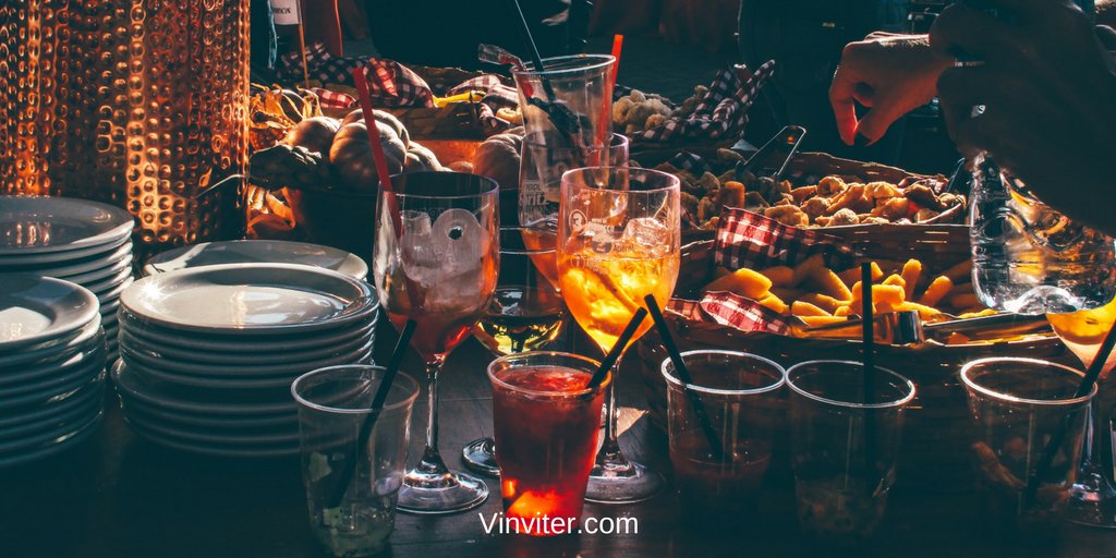 Vinviter's tweet photo. What's on your event's menu? I bet it's something delicious! #Vinviter #LocalEvents https://t.co/EKuMGFcPQs
