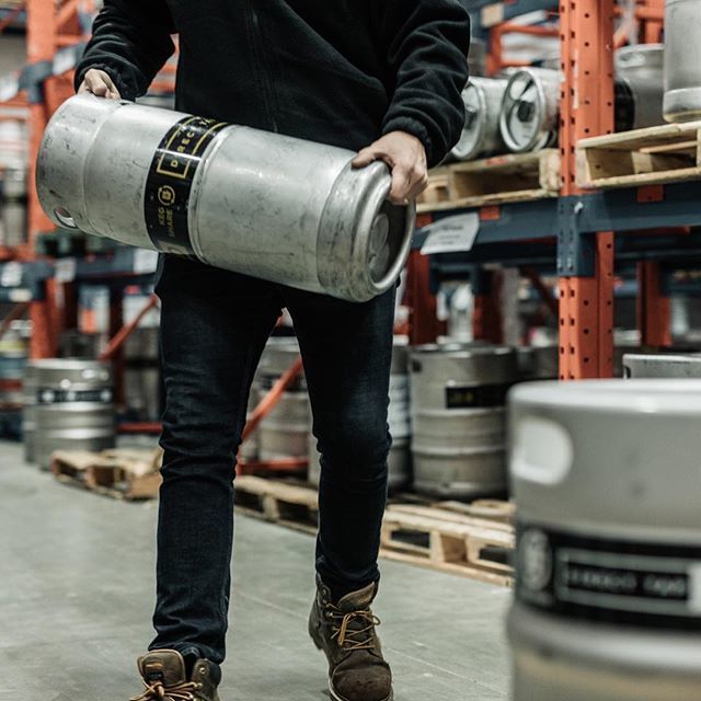 DirectTap's tweet image. We’re Hiring!
Direct Tap is looking for dedicated and fun individuals to join our family. If you or know anyone that would like to join our family head to our website to apply! 
Link is in our bio #youdrinkitwebringit