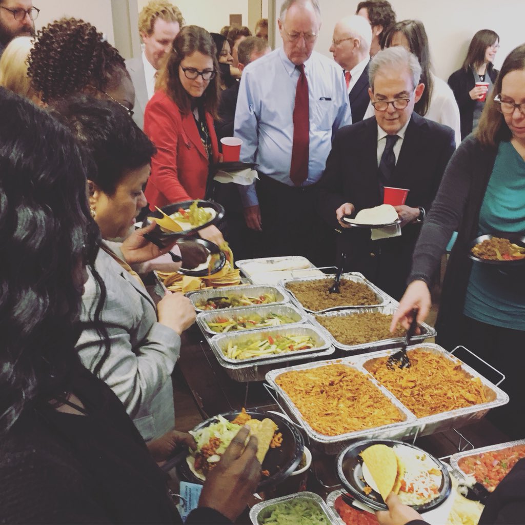 DefendShelbyCo's tweet photo. Every day, our public defenders and professional staff raise the bar on client advocacy. So we say thanks on this #PublicDefenseWeek with a Taco Bar 🌮 🌮 🌮 #CelebratePublicDefense #DefendGideon https://t.co/fZQYtrc1hH