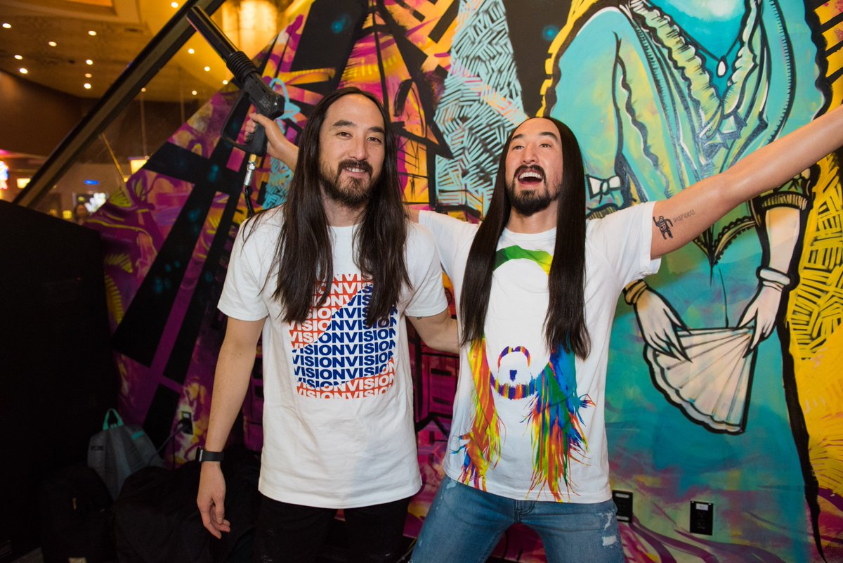 TussaudsUSA's tweet photo. Major shout out to @SteveAoki for paying his figure a visit @leveluplasvegas before his show @HakkasanLV last night! #TakeMeToAoki #AndThePartyContinues https://t.co/7gY5byfBhS