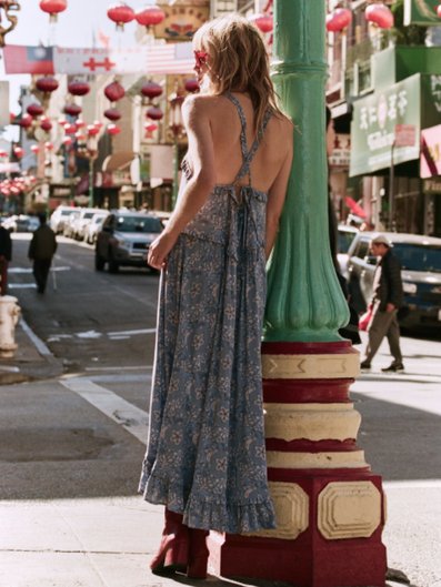 An exclusive chambray midi dress by Spell and The Gypsy Collective has finally arrived to Stitch and Feather! Sold out everywhere. stitchandfeather.com/collections/sp…