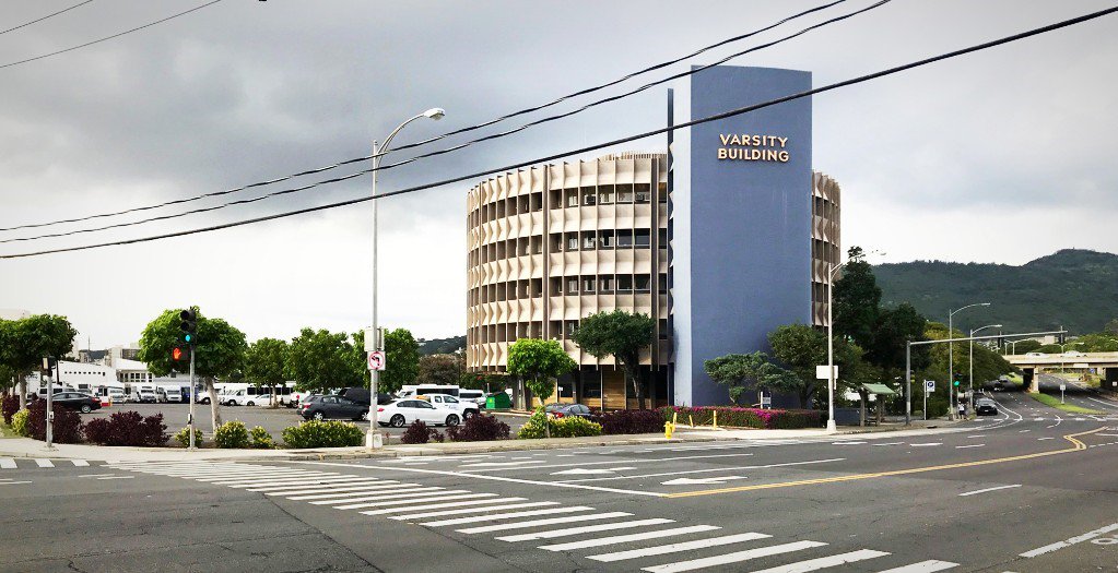 HistoricHawaii's tweet photo. Docomomo is putting on an exciting event on March 24th from 10-12! DeSoto Brown and Martin Despang will be guiding a special tour of the historic Varsity Building. Don't forget to bring comfortable shoes, water, and most importantly your camera! https://t.co/zhnXXmFwBs https://t.co/7zh1POtVBD