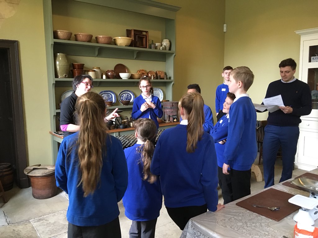 childrensuni's tweet photo. We had a great day today with @HilderthorpeSch @East_Riding #Applegarth @SewerbyHall for our #IntergenerationalExperience here’s some photos from our Royal activities to #BringLearningToLife #Bridlington Thank you to all volunteers/staff who helped the children had a great day👍 https://t.co/17AzGq8Kh9