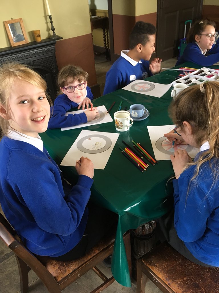 childrensuni's tweet photo. We had a great day today with @HilderthorpeSch @East_Riding #Applegarth @SewerbyHall for our #IntergenerationalExperience here’s some photos from our Royal activities to #BringLearningToLife #Bridlington Thank you to all volunteers/staff who helped the children had a great day👍 https://t.co/17AzGq8Kh9