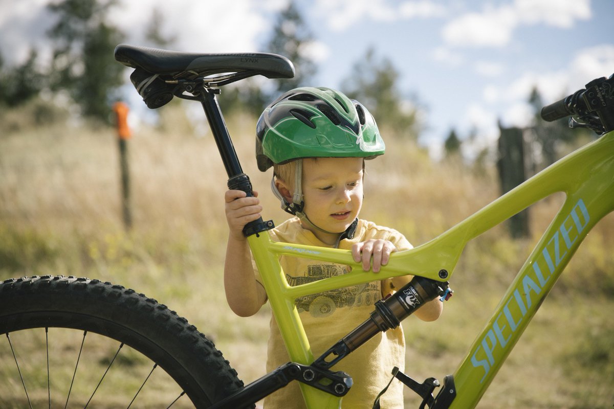 Stumpjumper dreams start early. 🙂

bikemart.com
#WeAreRBM #RideLocalShopLocal 
#iamspecialized #stumpjumper #littletrailhunter