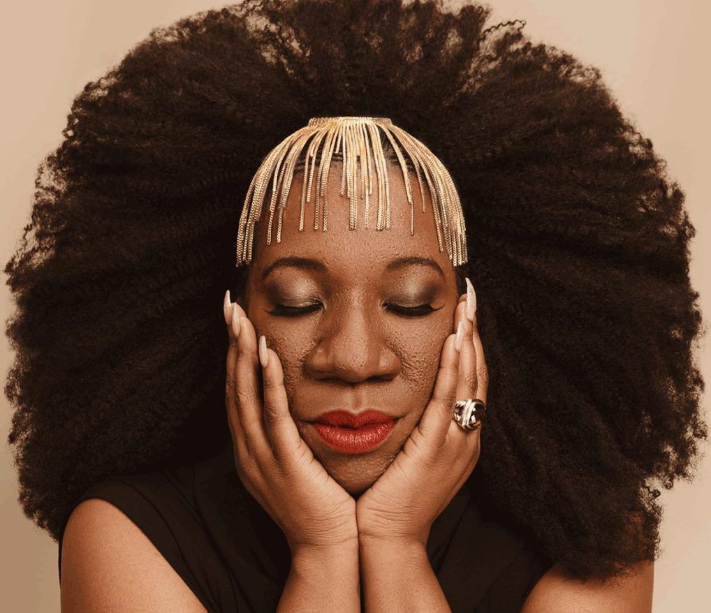theGrio's tweet photo. #MeToo creator @TaranaBurke is featured on the cover of @HannahMagazine and it 👏🏾 is 👏🏾 everything 🙌🏾✨: https://t.co/kDTmRKKakg https://t.co/SKOhQp69NO