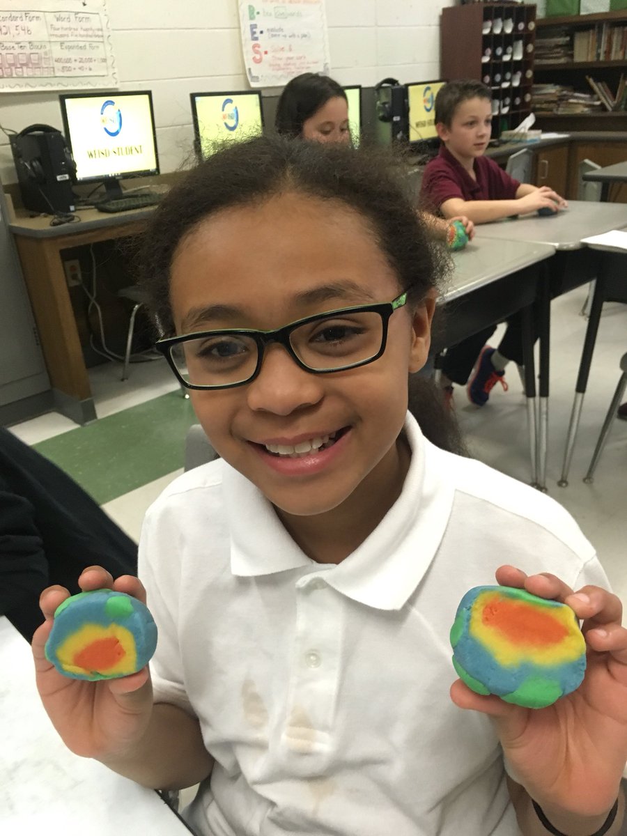 SHMsGilbert's tweet photo. Modeling the Earth’s layers @SHMrsBoone @SouthernHillsWF @WFISDschools @SHMRSWEST https://t.co/14C7vfpwIL
