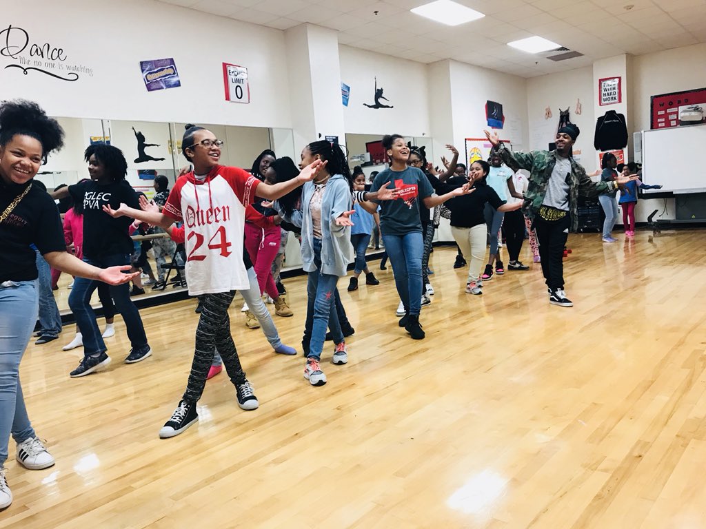 GLECDance's tweet photo. GLEC PVA Dancers are taking part in a hip-hop master class on this awesome Friday from Ceddy-B . Students are learning about “popping,” “locking,” “breaking,” and more! @GLECPVA #dancemonth #danceappreciation @SK_HISD_Dance https://t.co/oKiw8Kluoq