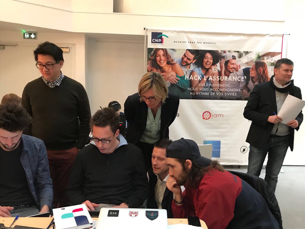 CNP_Assurances's tweet photo. #HacklAssurance 48h, 10 équipes, 13 super-mentors et 5 start-up partenaires pour 3 équipes gagnantes ! Depuis hier, à la @LaCartonnerie, les participants de notre #hackathon s'activent pour inventer de nouveaux services d'#assurance à proposer à nos clients 💪 #innovation https://t.co/VPs57782yu