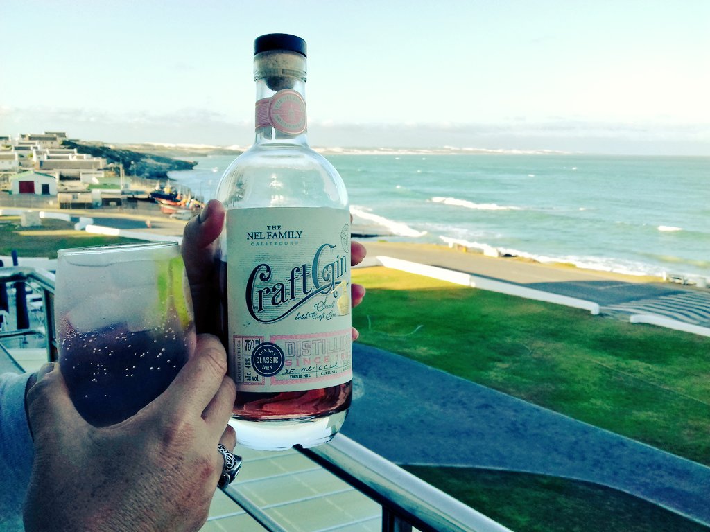 MarykeRoberts's tweet photo. Pienk is nie verniet my gunsteling kleur nie. Hierdie is beslis een van my gunsteling SA gins op die oomblik! Infusie met #CapeRuby Welgedaan @Boplaas1880
Geniet dit op @ArnistonHotel se stoep want jy het nog nie Arniston ontdek voor drankie op hul stoep nie. https://t.co/uCYXi1cIpS