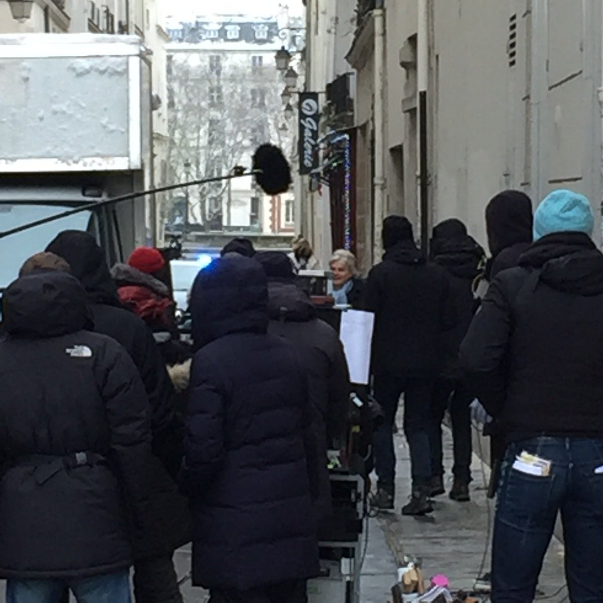 CollectionPrivG's tweet photo. #actualité, il se passe toujours quelque chose sur #lilesaintlouis comme le #tournage de la #série #Munch, juste devant la #galerie... https://t.co/TaFsVpdeYh