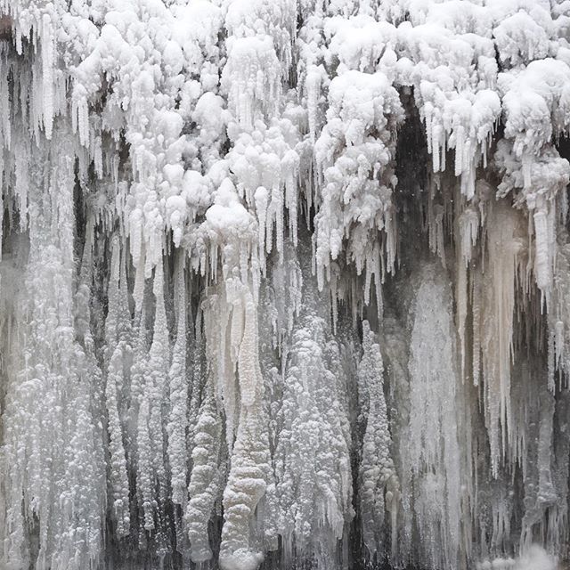Ice ice baby. Do you see any shapes in the icicles?
.
.
.
.
.
 #ourplanetdaily #ig_shotz #globeshotz #meistershotz #ig_color #sombrescapes #quest_4_magic #splendid_earth #gramslayers #gs10k #wonderful_places #visualambassadors #visualsofart #ig_world_col… ift.tt/2HYdtTh