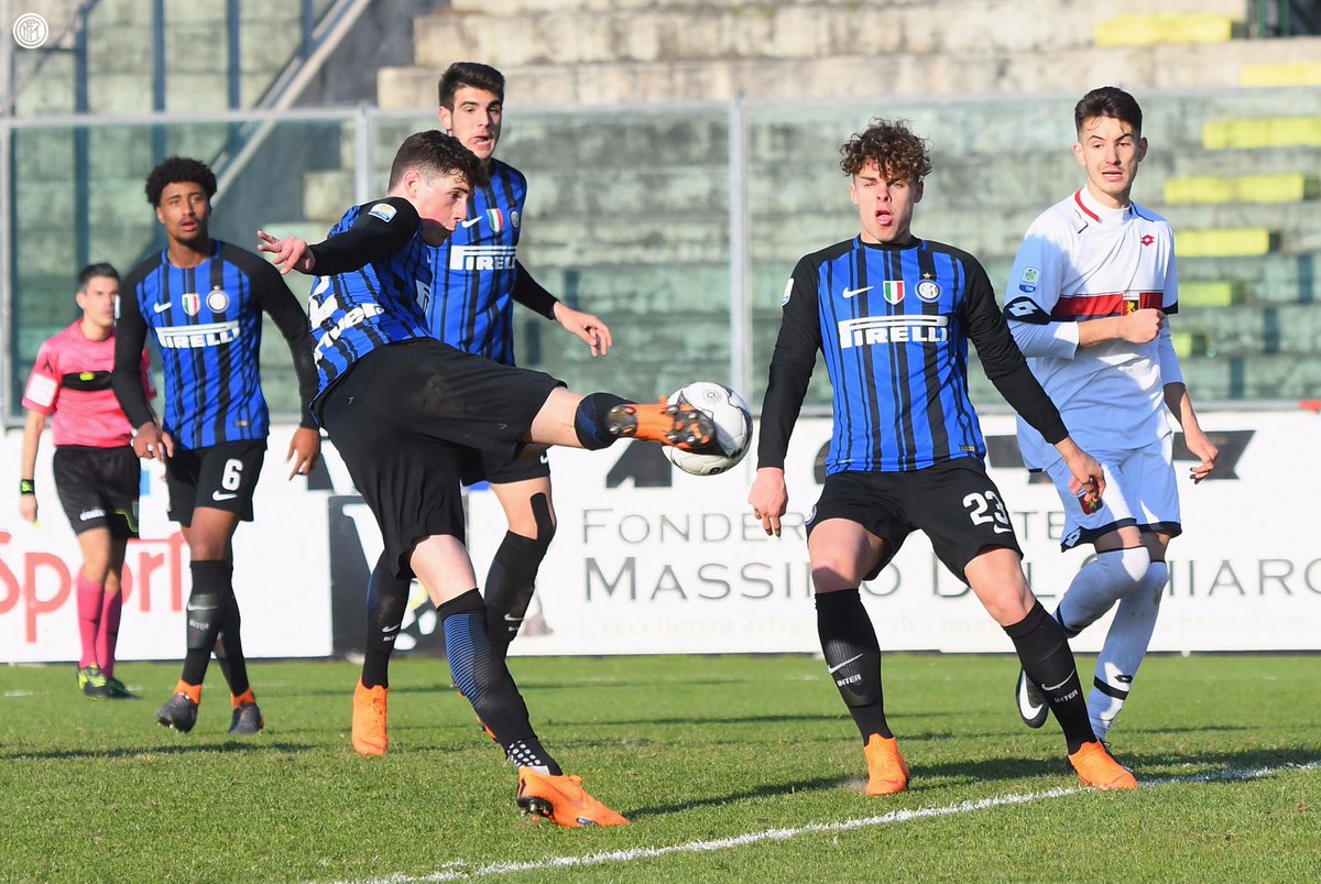 Inter's tweet photo. La #Primavera di Stefano Vecchi conquista la semifinale della 70^ #ViareggioCup battendo 1-0 il Genoa grazie al gol di Valietti al 93'!!!

Lunedì i nerazzurri sfideranno il Parma per inseguire l'ennesima finale! 👏⚫️🔵 #InterGenoa #ForzaInter #InterYouth #FCIM https://t.co/cFznb4ydOa