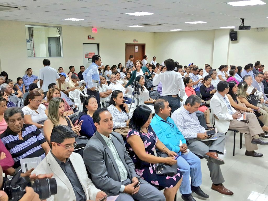 VeroMargaret's tweet photo. Asambleísta por #ElOro @MongoSanchezR realiza "Rendición de Cuentas 2017" en el marco del cumplimiento de la ley participación ciudadana y transparencia a su gestión en @AsambleaEcuador https://t.co/MCo69TaB4Q