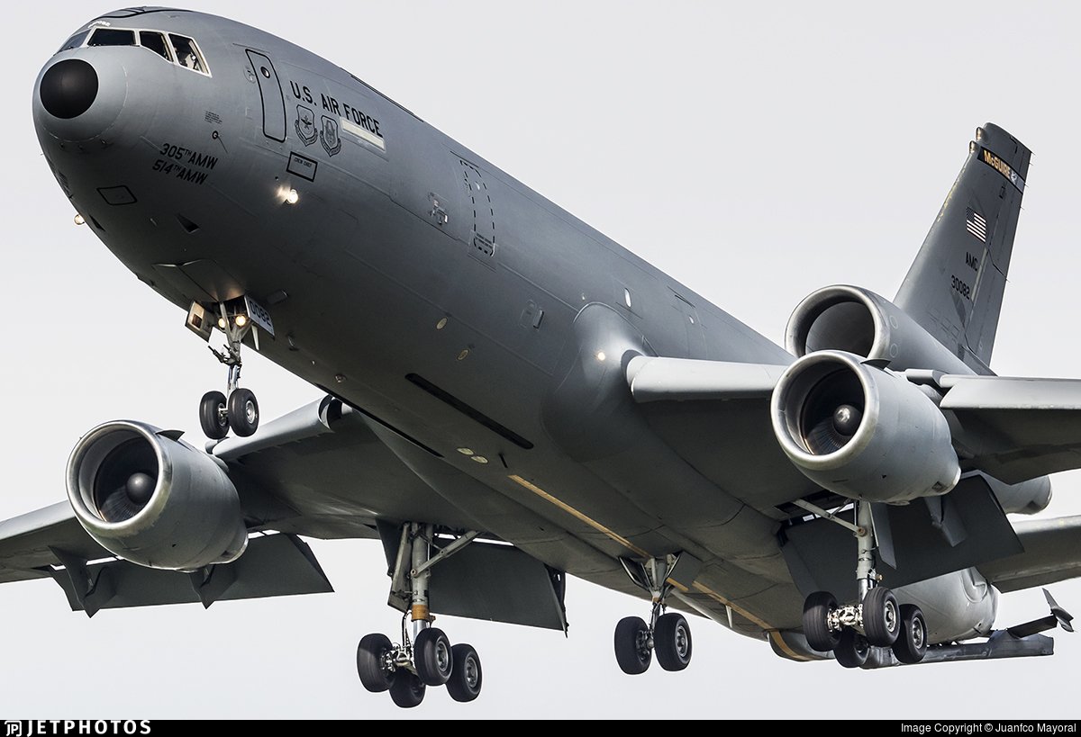 Andy007_SR_A's tweet image. #USAF 🇺🇸
83-0082 / #BLUE12
KC-10A Extender

Just arriving into Mildenhall after departing McGuire AFB earlier today...
#SRAirband @AircraftSpots