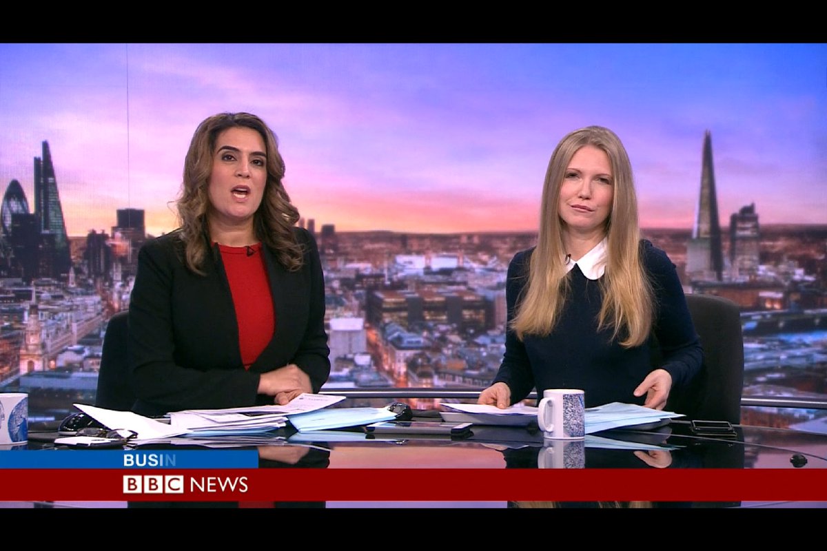 CharmGentFan's tweet photo. The Beautiful #AliceBaxter with #SamanthaSimmondds together on BBC Business Live [09-03-2018] 😍 #Celebs #Stunning #Blonde #Brunette https://t.co/nDrFWKR1tr