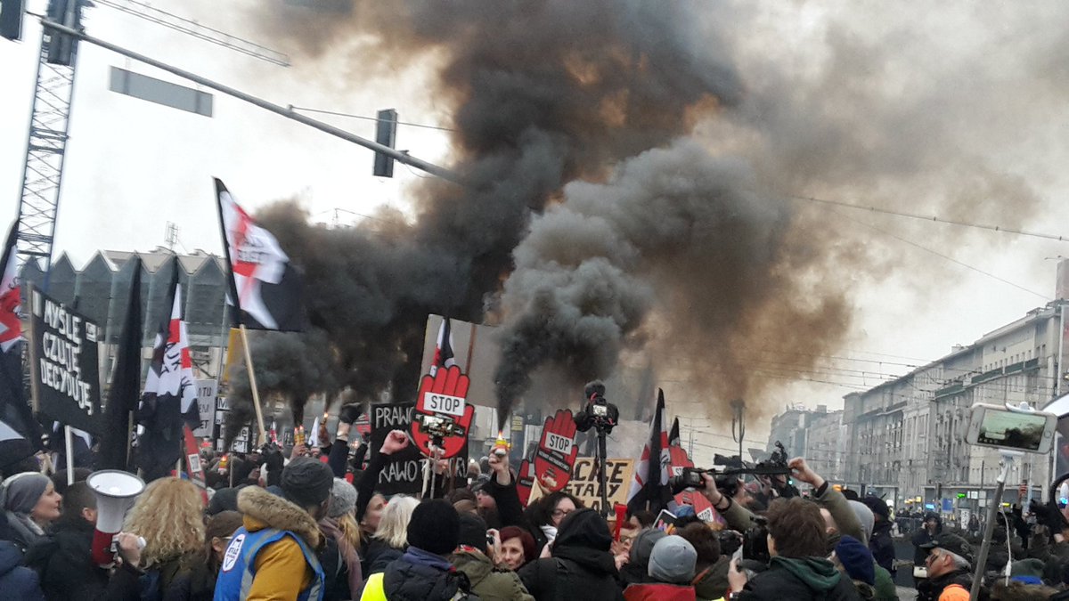 notesfrompoland's tweet photo. Thousands of protesters have begun to gather in cities around Poland for the #CzarnyPiątek #BlackProtest against proposed legislation to restrict what is already one of Europe's strictest abortion laws https://t.co/8YMhnrRFZe