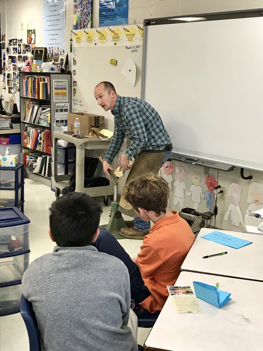 kendra_wads's tweet photo. Career Day at Simmons! Love it!! https://t.co/QtiWpj2w6e