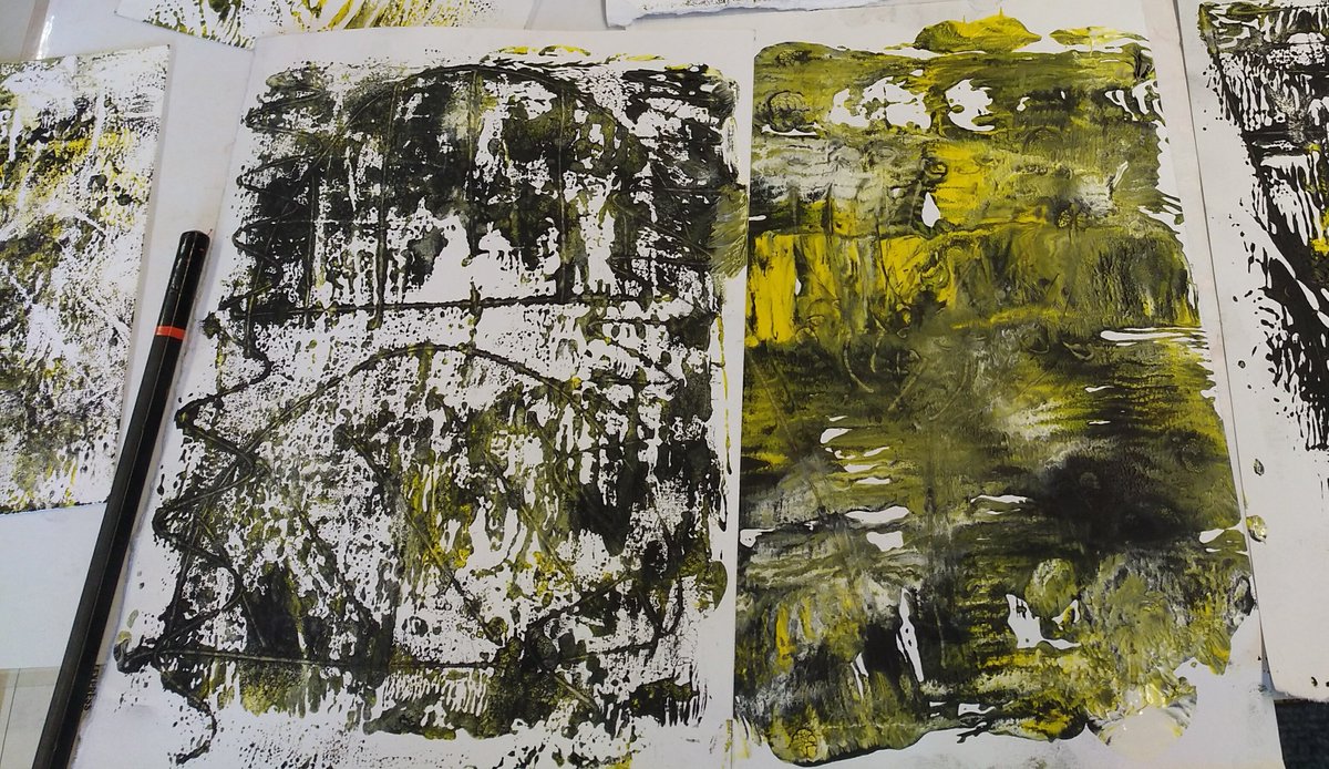 LancsLibraries's tweet image. We got really creative with printing making at #PadihamLibrary today, with help from @LancsLearning Eat your heart out Jackson Pollock! #Padiham #GetCreative