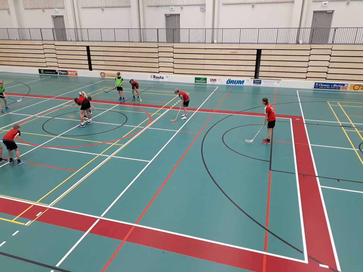 C02-poikien sarjakausi on paketissa. Joukkue pelasi sarjassa 16 ottelua voittaen niistä neljä. Joukkue kiittää yhteistyökumppaneita. #salibandy <a href="/KemijokiOy/">Kemijoki Oy</a>