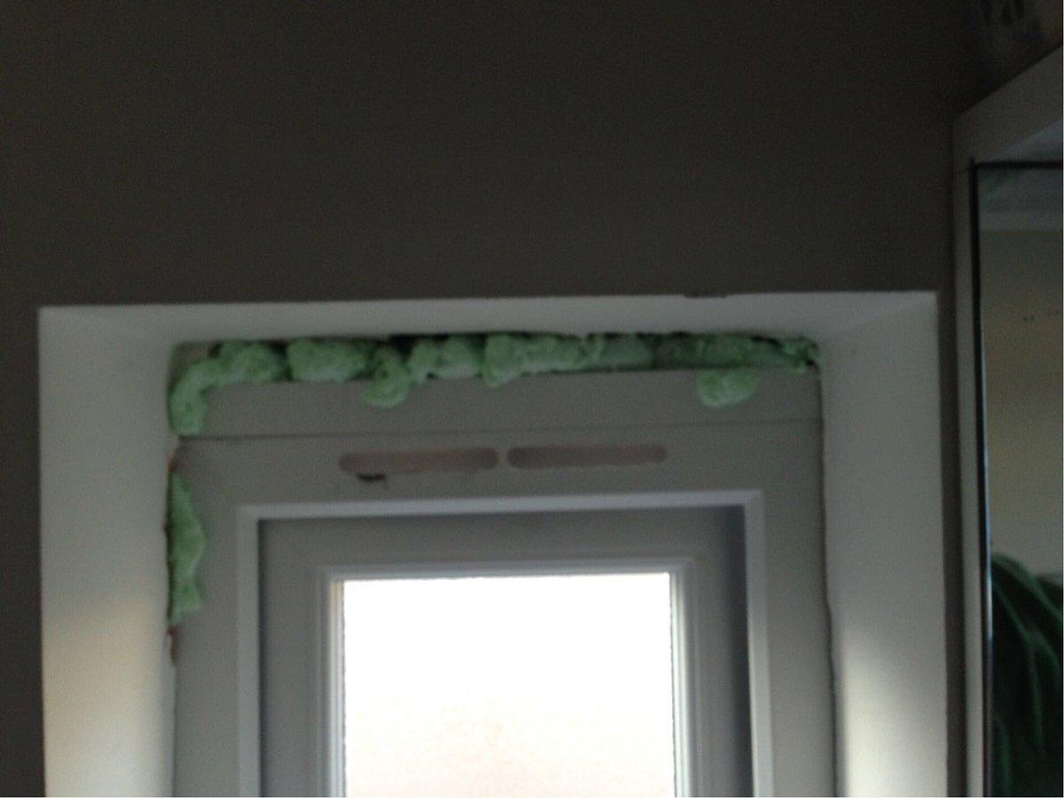 Fit the best! Really 😱🤬 <a href="/EverestHome/">Everest Home</a> <a href="/BBCWatchdog/">BBC Watchdog</a> <a href="/DomLittlewood/">Dominic Littlewood</a> <a href="/GGF_News/">Glass and Glazing Federation</a> #doubleglazinghour #HomeImprovement #cowboybuilders