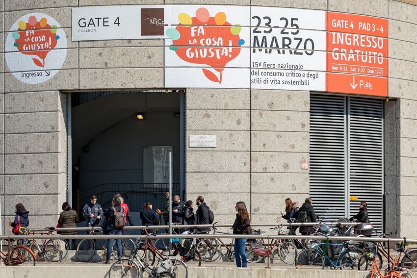BCC_Milano's tweet photo. Eccoci a @Falacosa_Giusta, fiera del consumo critico e degli stili di vita sostenibili. Ecco le coordinate: stand RC7, padiglione 3, #FieraMilanoCity fino al 25 marzo. Ti aspettiamo! #FaLaCosaGiusta https://t.co/0jZ8FekaQI