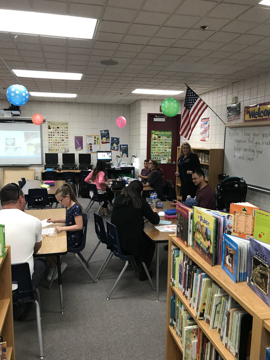 CCSDFamily's tweet image. UFL on the go! 🚘
@Adams_Allstars 
 
Our team enjoyed supporting Math &amp;amp; Science Night with 30 minute rotations of “Composing &amp;amp; Decomposing Numbers in K-1st Grade” 
#familyengagement #linkedtolearning