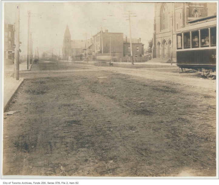 CollegeStTdot's tweet photo. Three photos of College & Bathurst found in #OldTO via @TorontoArchives: https://t.co/LKmQMHO7uv #toronto #torontohistory #collegestto #bathurststto #torontoarchives #kensingtonmarket https://t.co/eXGDimJaNy