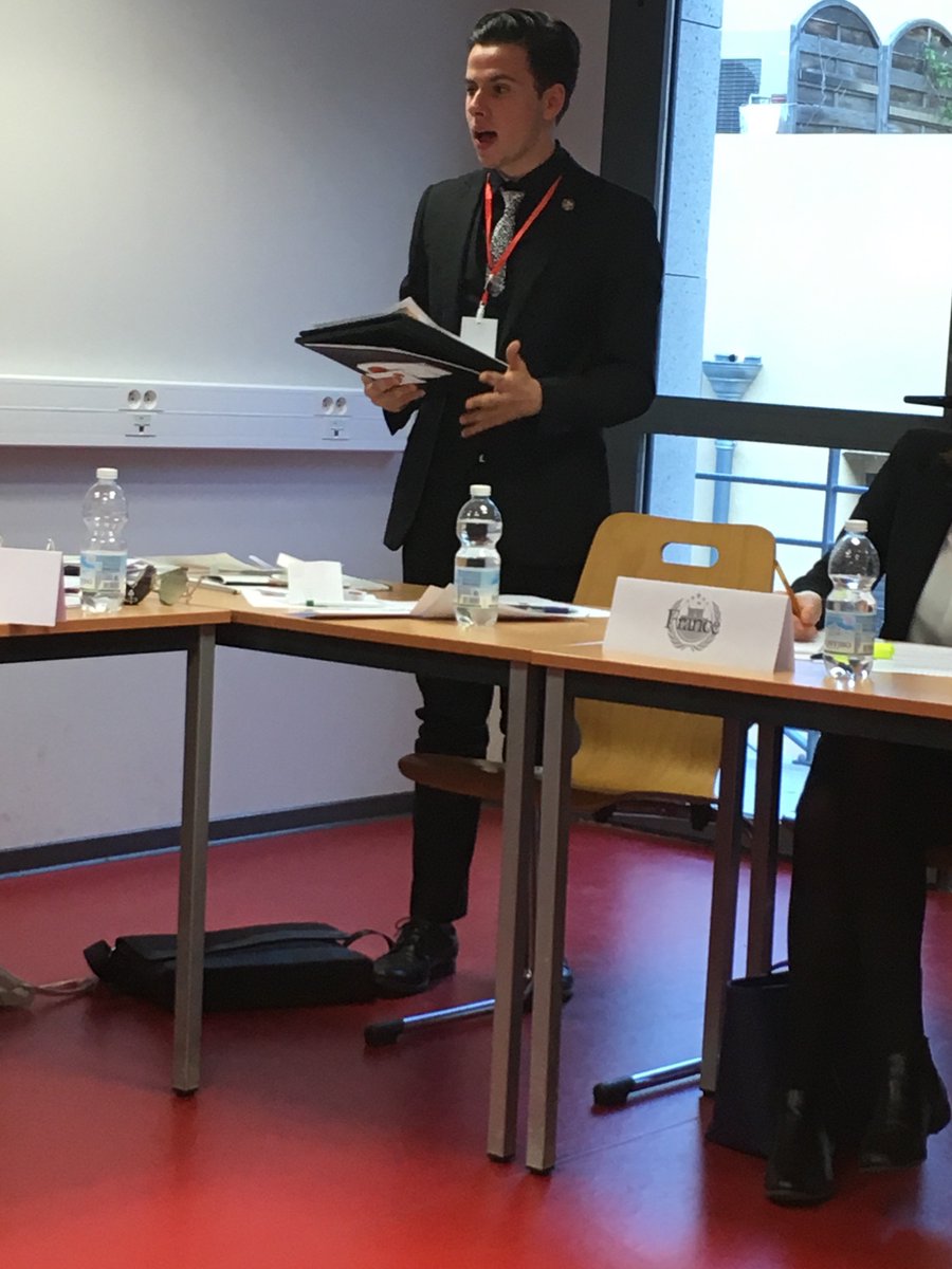 gideonlevymun's tweet photo. China trying to assert its power on the #UNSC #MEDMUN18 https://t.co/fVWaLIesu7