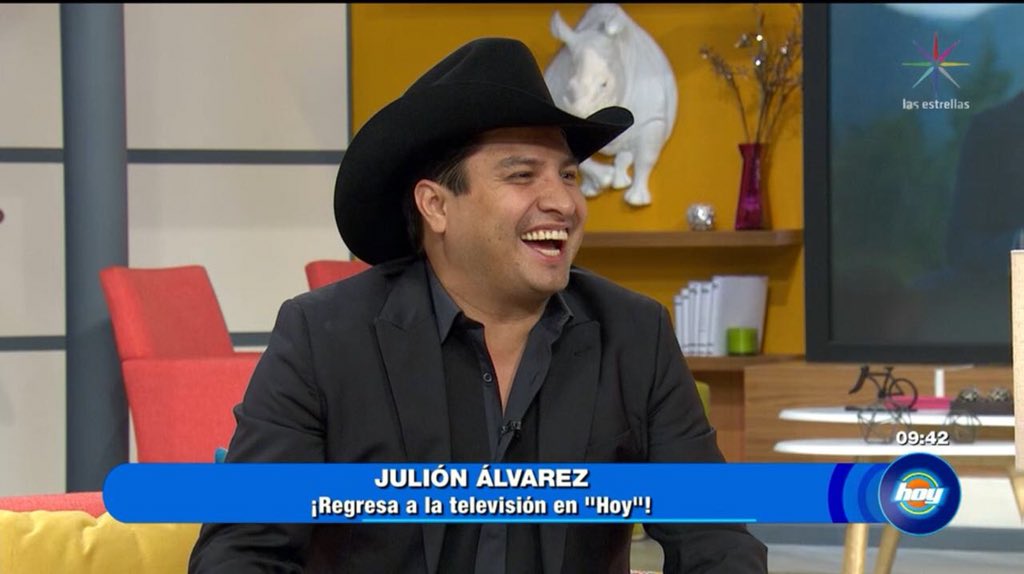 aaraceli84's tweet photo. #HoyConJulión #AquiAndamosDeRegreso #LaSonrisaObligatoria  #RegiasAl100ConJA @RegiasdeJulion @EEnrique_F https://t.co/OH0rXzQkTm