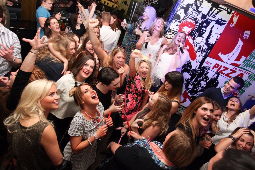 LNightCocktailC's tweet photo. This time next week we will be having this ^^ much fun! Here's to one week before the best Easter Brunch Party out there!

Brunch tickets are SOLD OUT but be quick and you can still join in for the PARTY!
tickets from https://t.co/2xrzs1ZU7n

#partybrunch #bottomlessbrunch https://t.co/dzH9Rjxgwt