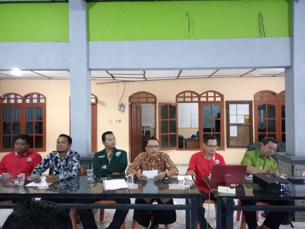 Reef_H_ID_3515's tweet photo. Sekali lagi bukan karena tak kenal waktu ya.. jika #PendampingDesa memfasilitasi #PadatKaryaTunai sampai larut malam.
@jokowi
@EkoSandjojo 
@taufikmadjid71 
@anwsanusi 
@fachrilabalado 
@DewantoAndry 
@P3MDSidoarjoKab https://t.co/FV3u1VdUhi