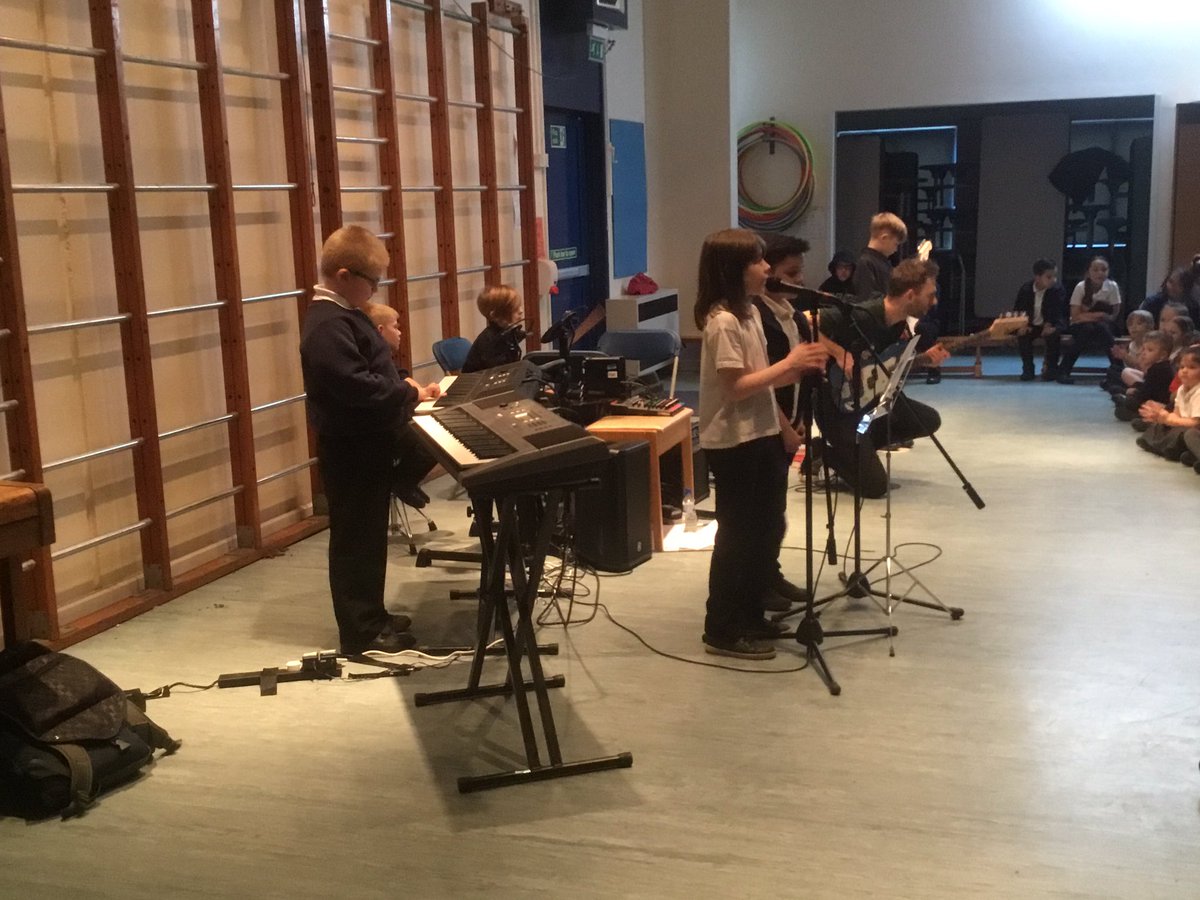 elmhall_prim's tweet photo. This week we have been treated to superb performances by our rock stars! What hobbies do you have? Share them with us next week. Who will be next on our display? #agentlifestyle #kidshealthuk https://t.co/mRYAYbiHO5