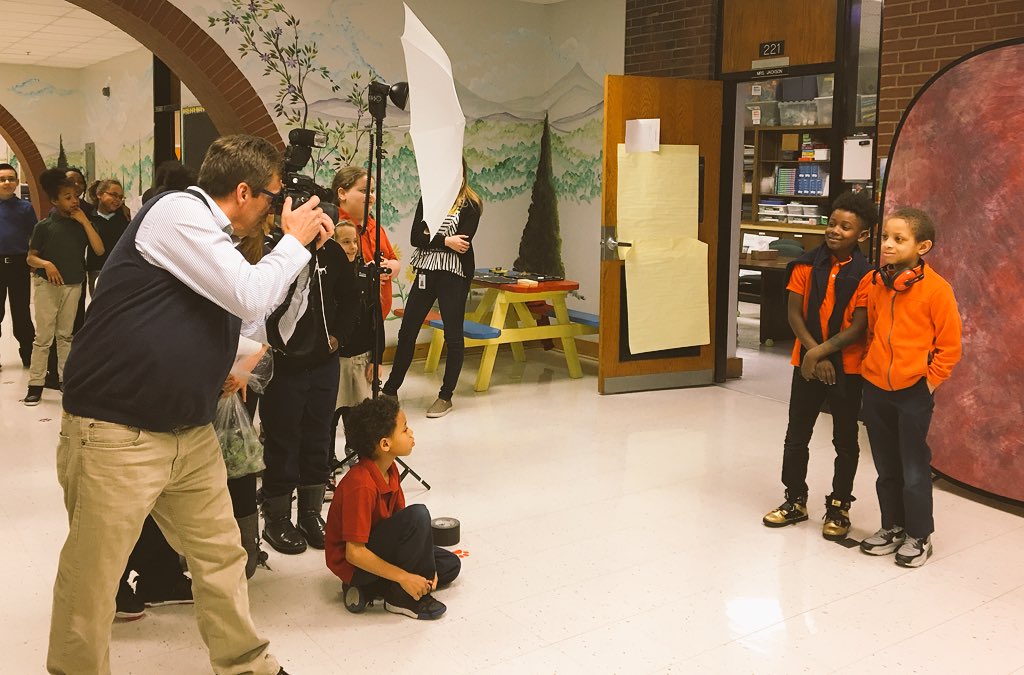 UofLGradBiz's tweet photo. Photography is an exciting career that Portland Elementary students are learning about- with a little help from @UofLbiz #elevateportland https://t.co/xYUZgOFMdB