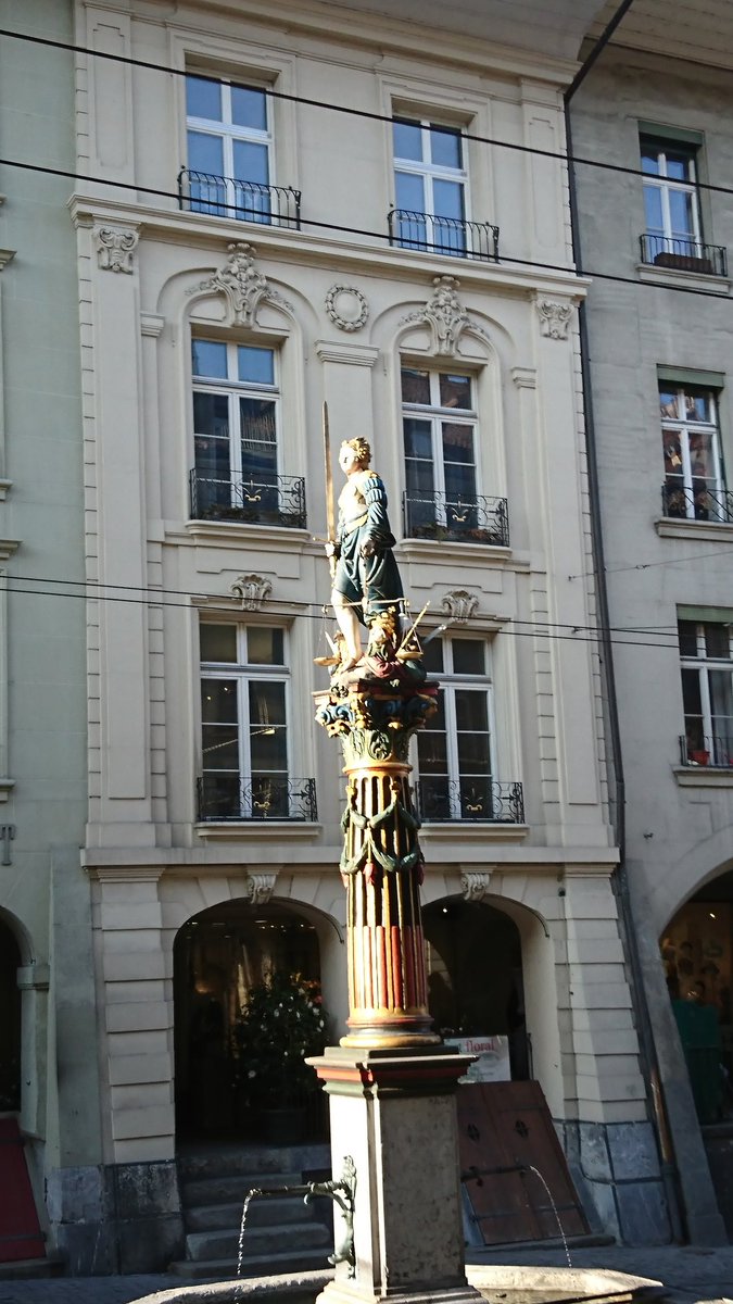 Da bin ich für einen Nachmittag in <a href="/Bern_Stadt/">Stadt Bern</a> und treffe auf Schritt und Tritt liebe Leute, bekannte und unbekannte. #ilke