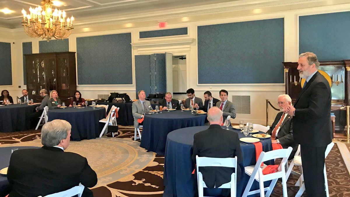 NLintheUSA's tweet photo. Roundtable “Opportunities to do business in Orange County” started @JMMontpelier. Talking about entrepreneurship, agriculture, innovation, logistics and the strong economic ties between Orange and the Netherlands. #NLinOrangeVA https://t.co/HHCQPWxA3B