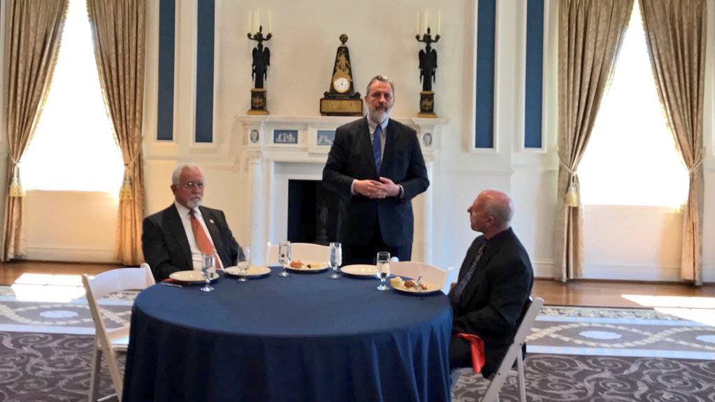 NLintheUSA's tweet photo. Roundtable “Opportunities to do business in Orange County” started @JMMontpelier. Talking about entrepreneurship, agriculture, innovation, logistics and the strong economic ties between Orange and the Netherlands. #NLinOrangeVA https://t.co/HHCQPWxA3B