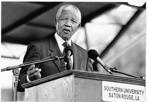HBCUReunion's tweet photo. #fbf ... Nelson Mandela serving as the Commencement Speaker to the spring 2000 graduates of Southern University!!
🎓🎓🎓🎓🎓🎓🎓
#nelsonmandela #madiba #humanrightsleader #southernuniversity #batonrouge #hbcugraduation #hbcuexcellence #hbcualumni #hbcureunionweekend #hbcurw6 https://t.co/fRdAnRyJB3