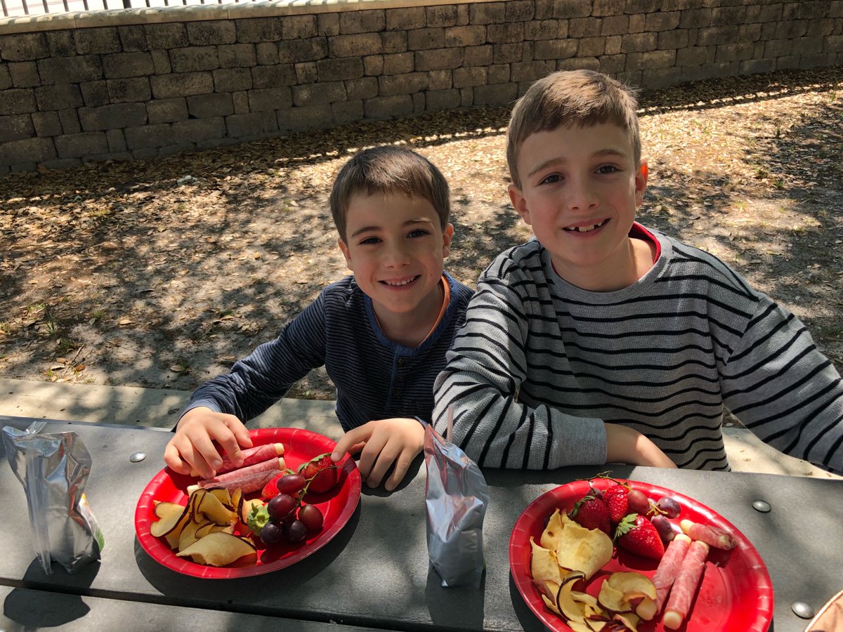 RepperKarla's tweet photo. Picnic on the Southbank, then heading to @MOSHjax #ilovejax #lastdayofspringbreak https://t.co/YNDsRzqY6s