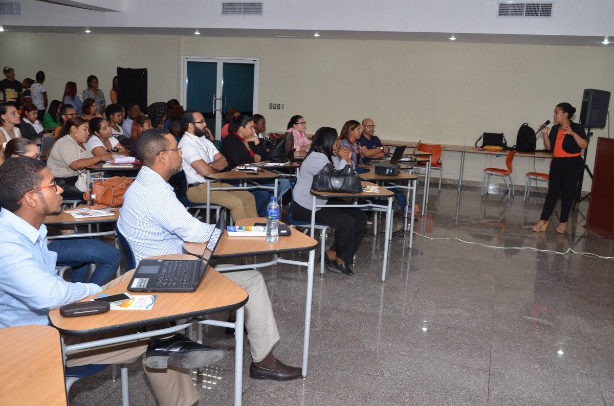 OnapiRD's tweet photo. | AYER |
Llevamos el Taller de Búsqueda de Patentes a estudiantes de término de la Universidad O&M - Recinto La Romana, impartido por nuestra colaboradora Elizabeth Pérez, Examinadora de Fondo de Patentes.
#SomosONAPI
#ONAPIteOrienta https://t.co/yiF1X4gsPm