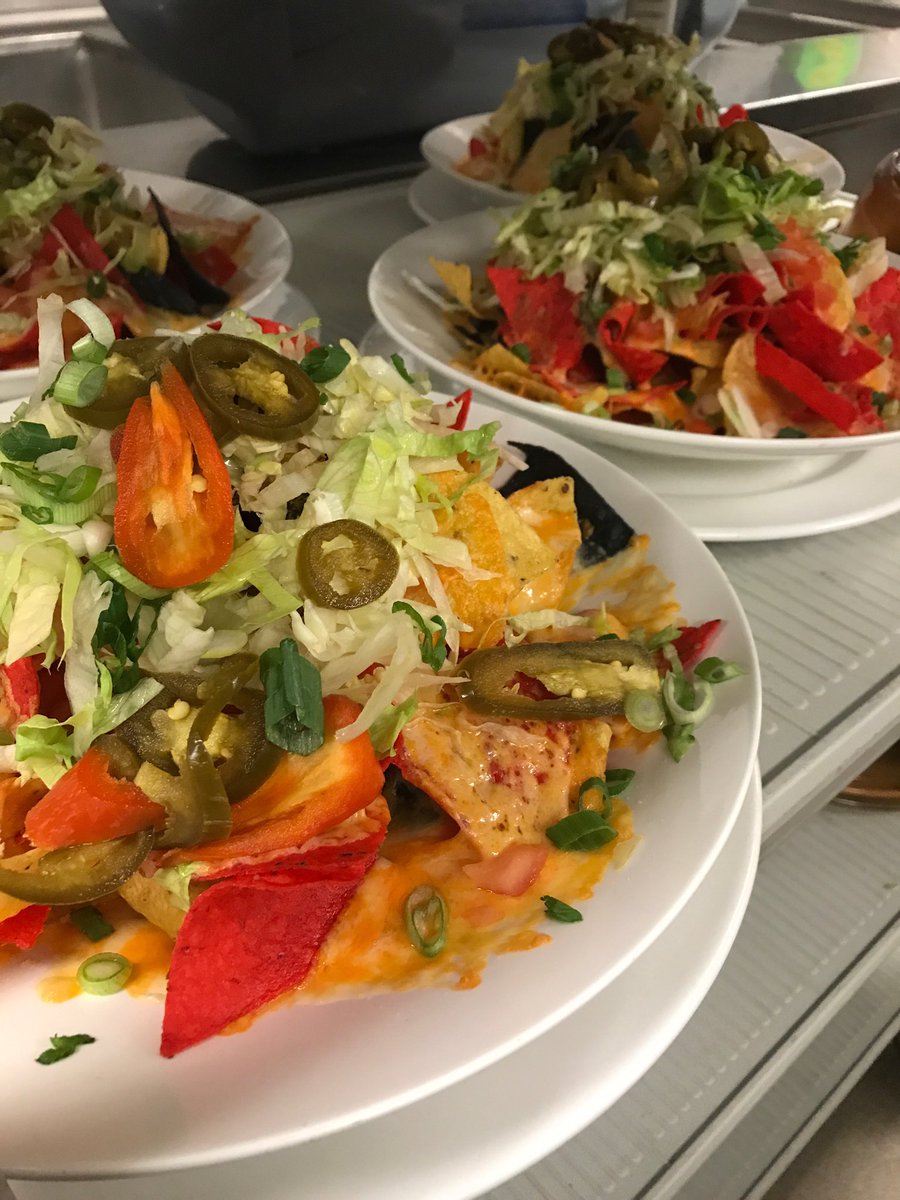ChefJuliette's tweet photo. Nacho game strong 💪🏻 @BurlingtonGolf https://t.co/Xy20PHyiUI