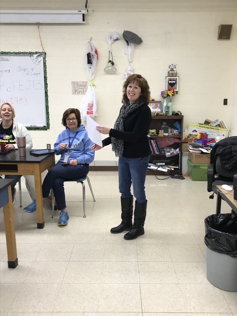 wmccaulley2's tweet photo. Map prep with the best ES counselor around! #scpiratepdcontinues @SoCalElementary https://t.co/CiGbKM7MyH