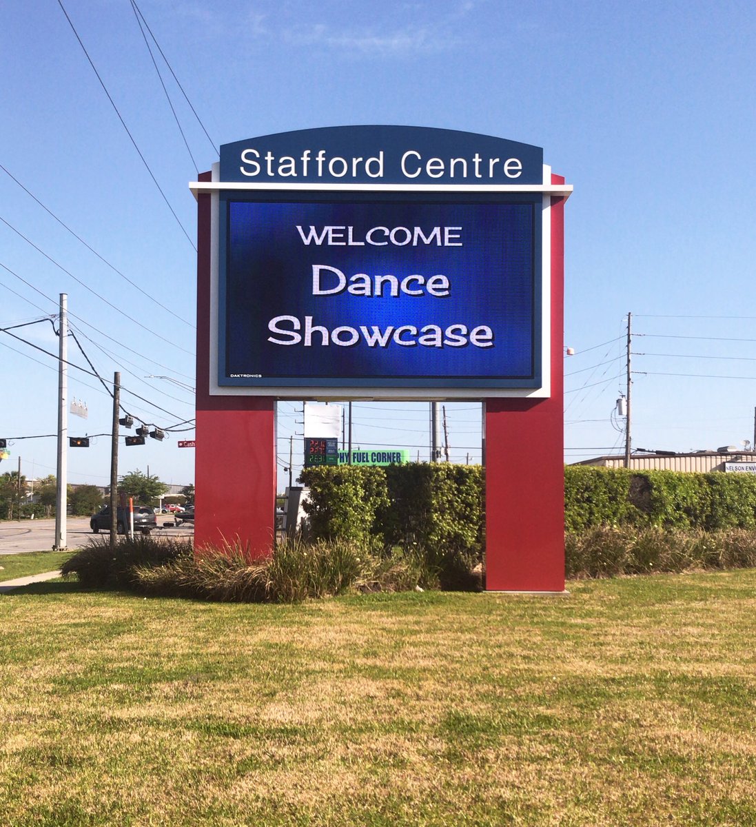 DanceShowcase's tweet image. Houston, we have arrived and we are SO excited to see all of you and your dancing!!! 🤩 Like this tweet to let us know that you will be spending your weekend here with us! #dsusa2018 #danceshowcaseusa