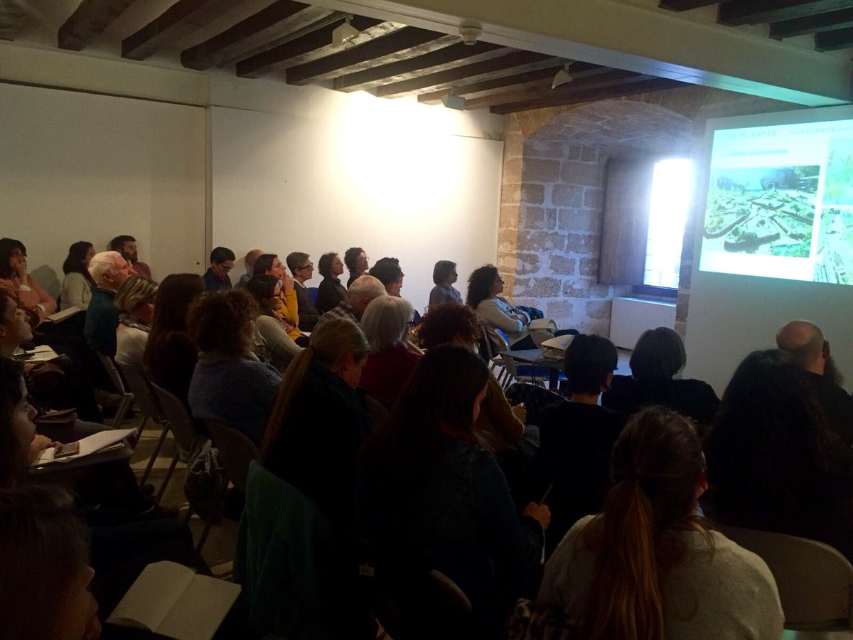 csolleric's tweet photo. Jornades #REMOBLAR . Avui al #CasalSolleric amb @tinacodina, Mireia Juan, Elena Climent i Cristina Florit https://t.co/9LTO7pzHTr